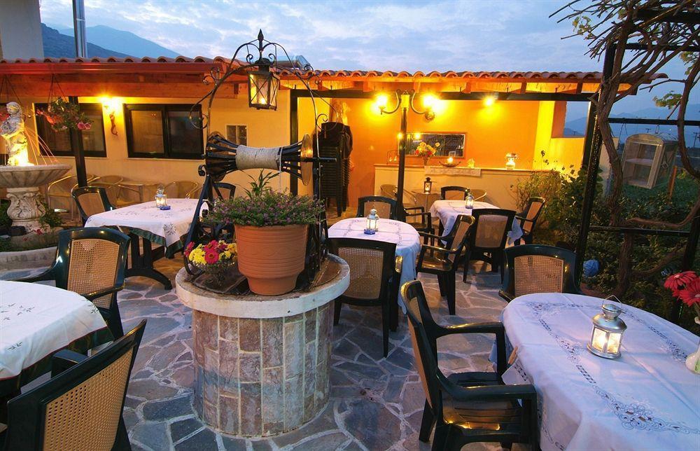 Kelari Studios Ámfissa Restaurant billede
